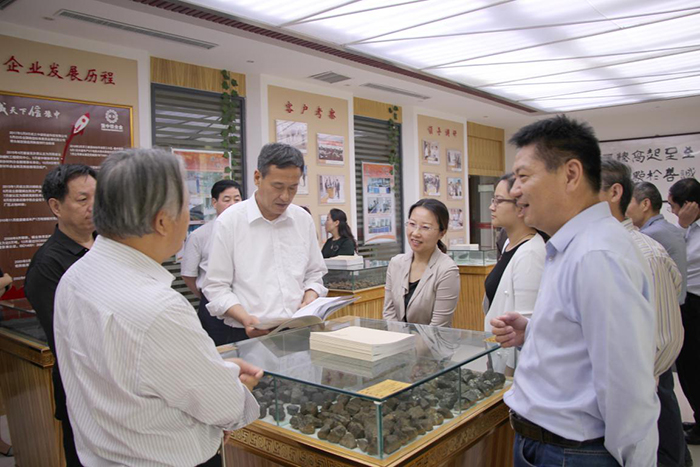 省人大檢查組到河南豫中鐵合金有限公司調研并了解《統計法》貫徹實施情況